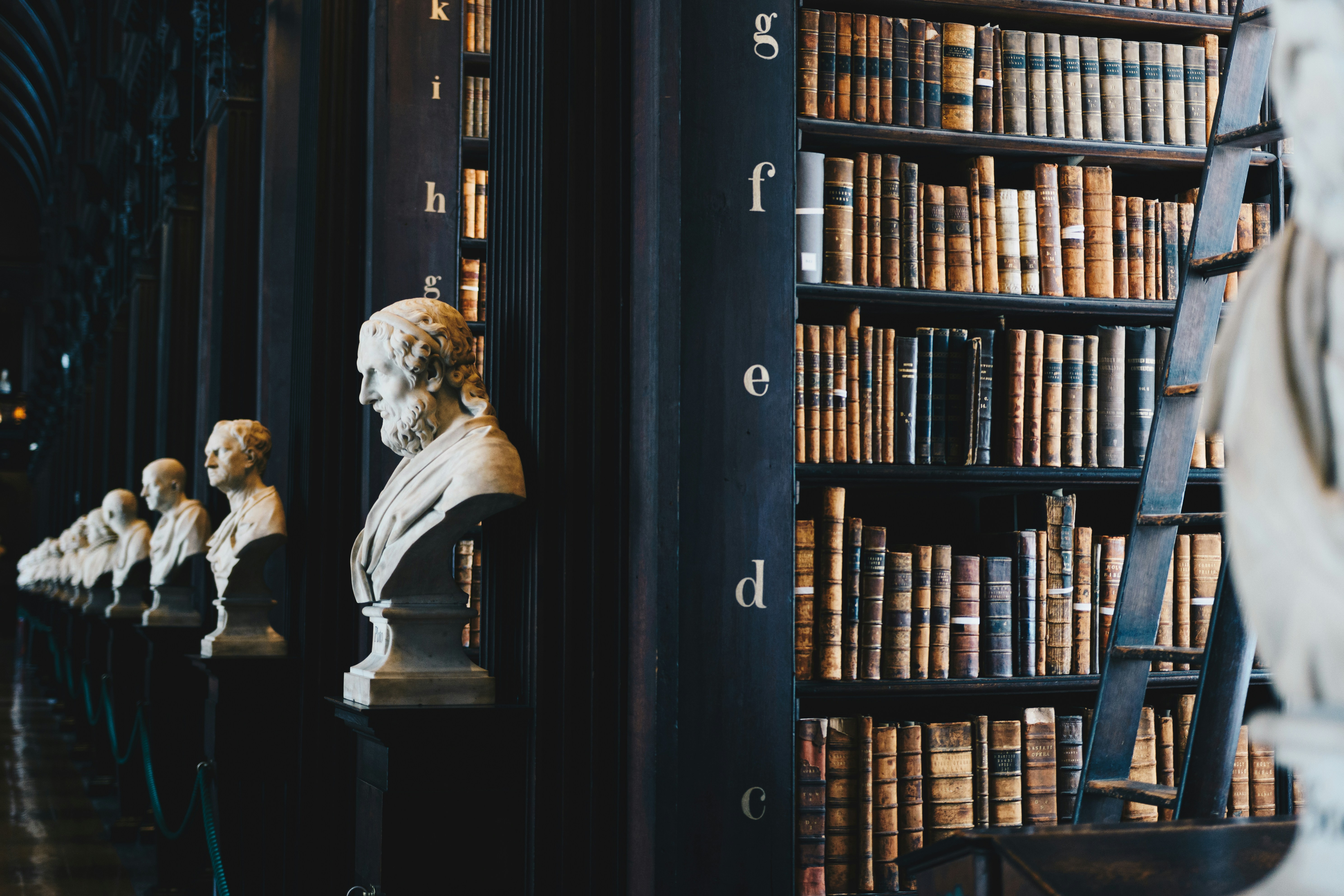 History Expedition: Turning the Past into a Time-Travel Story