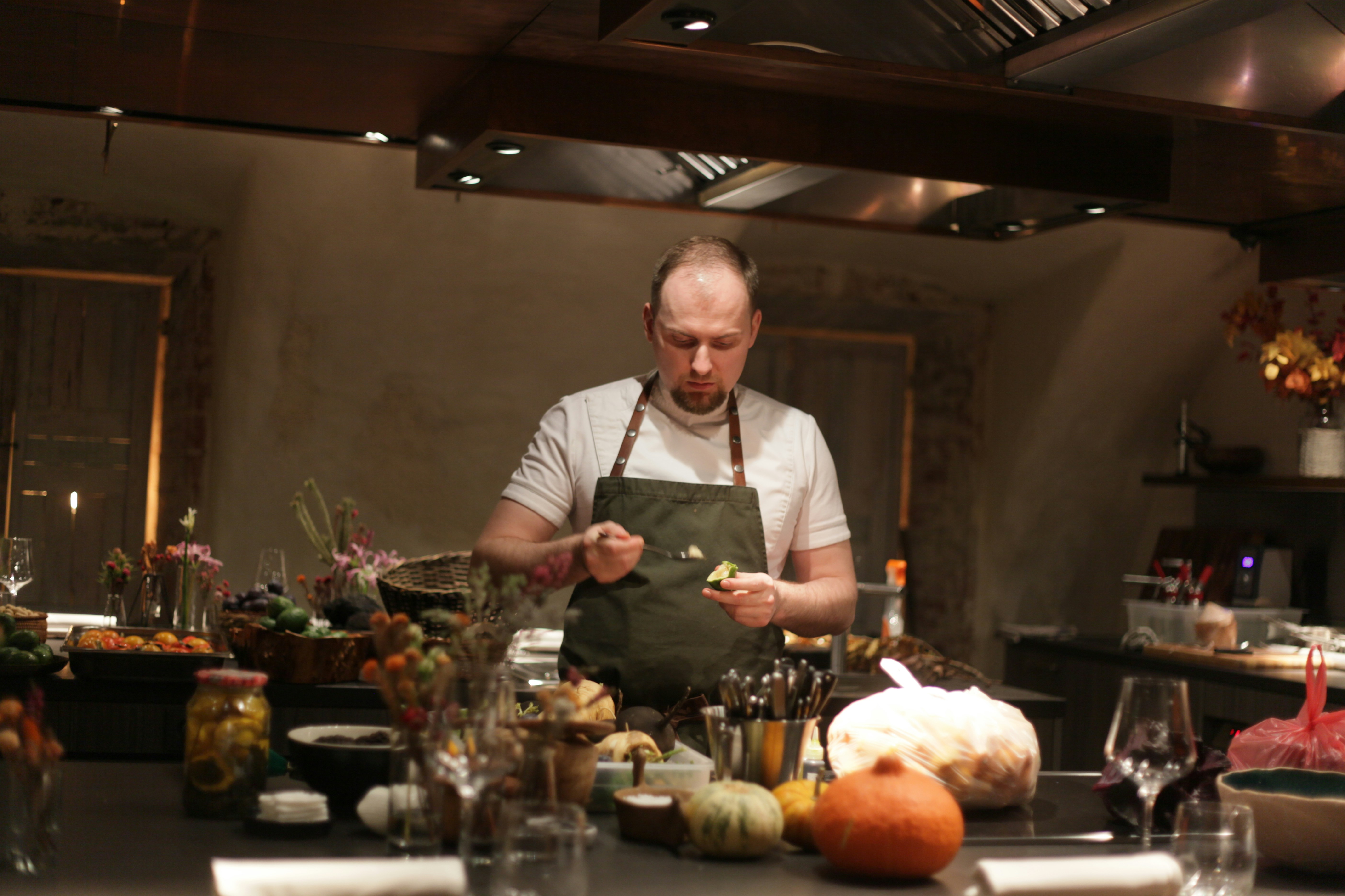 Flavour Pursuit: Cooking as Exploration, Not Performance